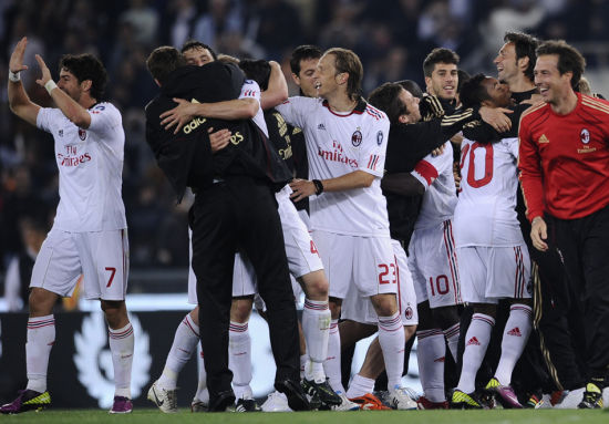 进入国家队模式，德保罗晒和梅西一起抵达集训营报到照片